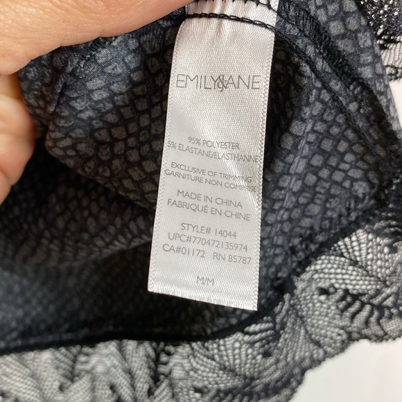 💚 Emily & Jane | Black Lace Trim Animal Print Cami Top - medium - Picture 3 of 5